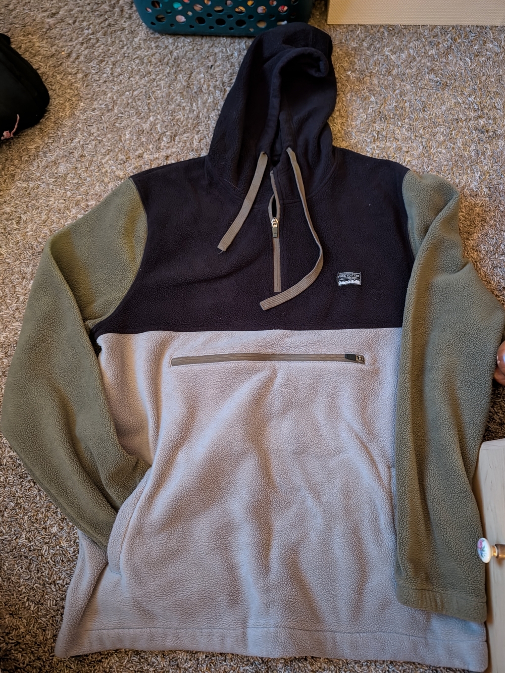 Men's Colorblock Fleece Pullover Hoodie in Black, Olive & Gray